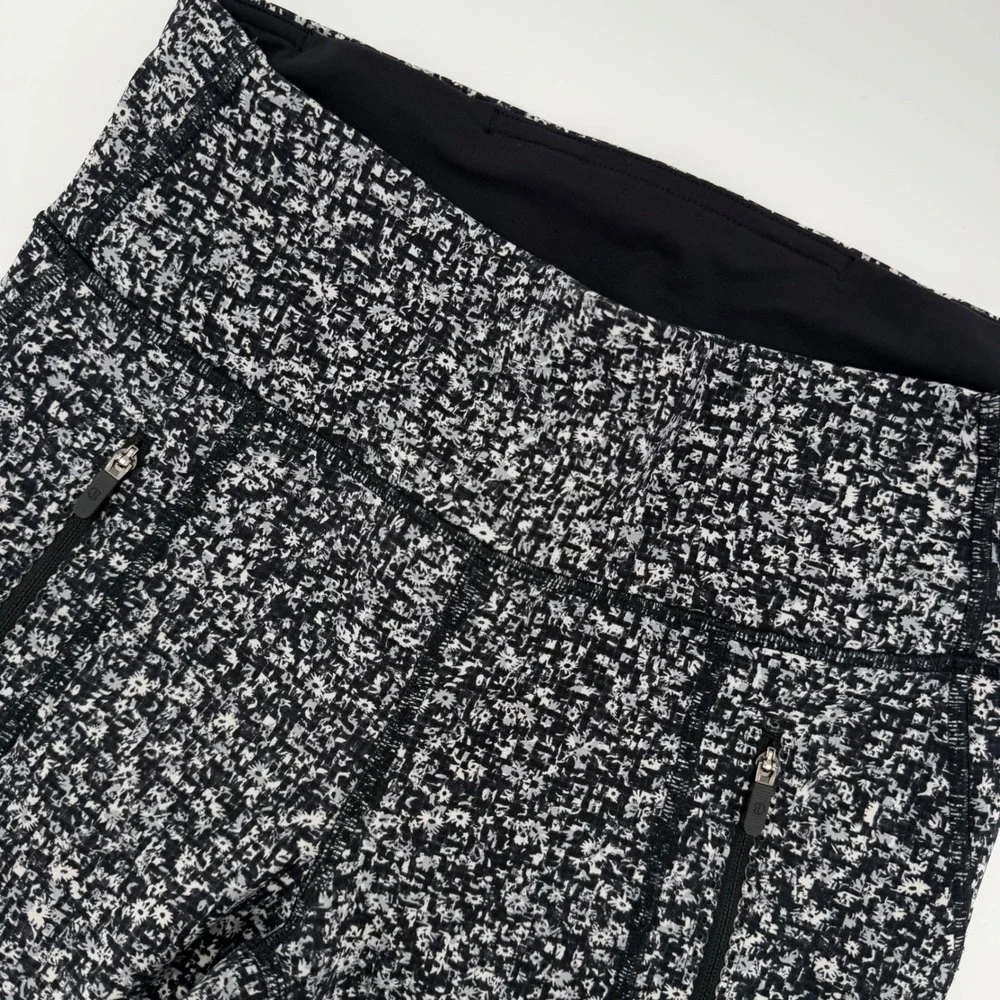 Lululemon Athletic Leggings Women 6 Black White Pixel Floral‎ Mesh Zip Pockets